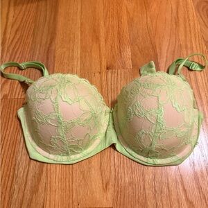 Victoria's Secret Light Green Lace Bra